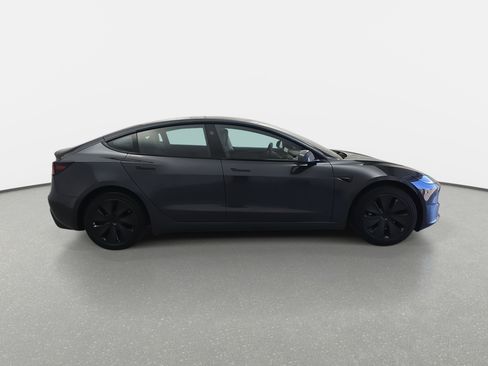 Used 2024 Tesla Model 3 Standard Range image 4