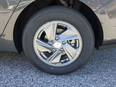 New 2026 Hyundai Elantra SE FWD image 14