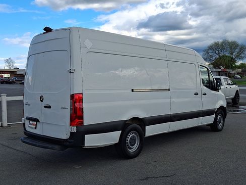 Used 2020 Mercedes-Benz Sprinter 2500 image 6