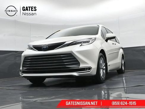 Used 2021 Toyota Sienna Limited w/ Protection Package (TMS) FWD image 46