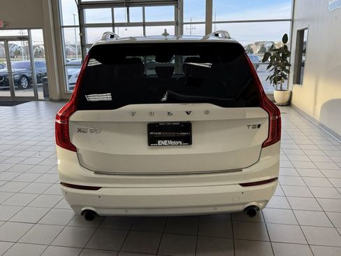 Used 2018 Volvo XC90 T5 Momentum w/ Convenience Package image 5