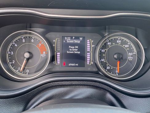 Used 2020 Jeep Cherokee Latitude Plus w/ Comfort/Convenience Group FWD image 20