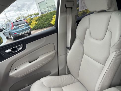 Certified 2023 Volvo XC60 B5 Plus AWD/4WD image 27