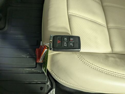 Used 2022 Land Rover Range Rover Sport HSE Dynamic image 37