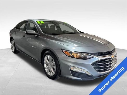 Used 2024 Chevrolet Malibu LT image 3