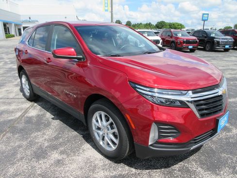 Used 2024 Chevrolet Equinox LT w/ LPO, Floor Liner Package FWD image 7