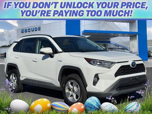 Used 2021 Toyota RAV4 XLE w/ Convenience Package image 1