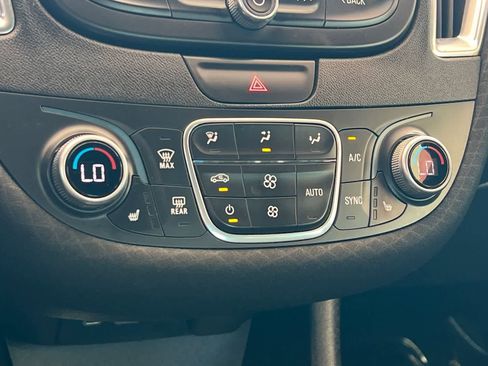 Used 2019 Chevrolet Malibu LT FWD image 22