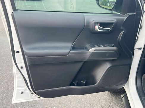 Used 2023 Toyota Tacoma TRD Off-Road w/ Technology Package image 16