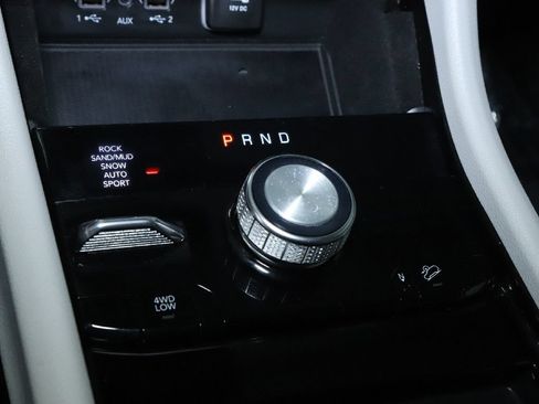 Used 2021 Jeep Grand Cherokee L Overland w/ Luxury Tech Group IV AWD/4WD image 30
