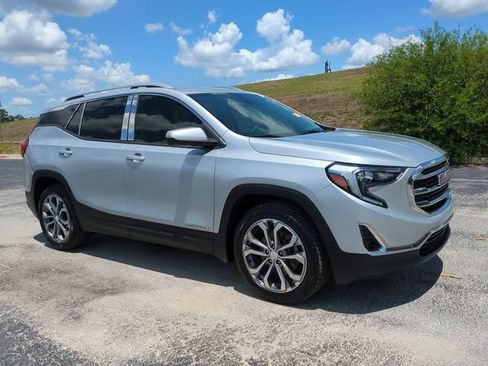 Used 2018 GMC Terrain SLT w/ Preferred Package FWD image 2