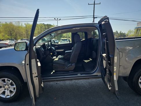 Used 2022 Chevrolet Colorado LT w/ Fleet Safety Package image 27