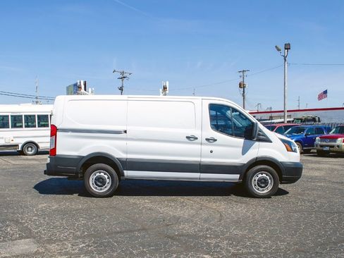 Used 2019 Ford Transit 250 130 Low Roof RWD image 3