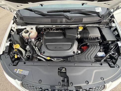 Used 2024 Chrysler Pacifica Pinnacle AWD/4WD image 23