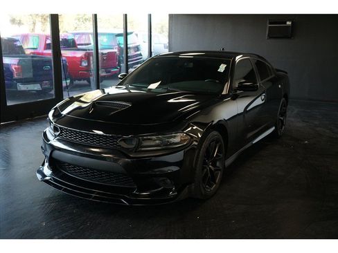 Used 2020 Dodge Charger GT RWD image 3