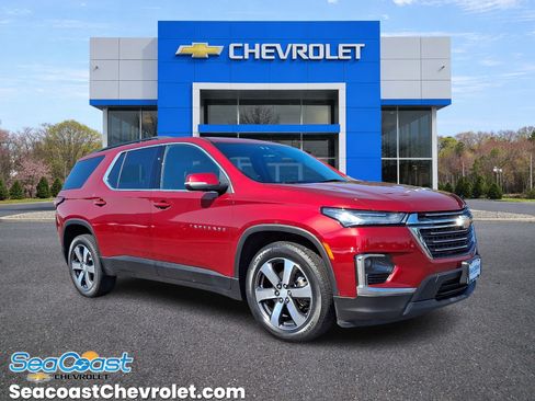 Certified 2023 Chevrolet Traverse LT w/ LT Premium Package AWD/4WD image 1