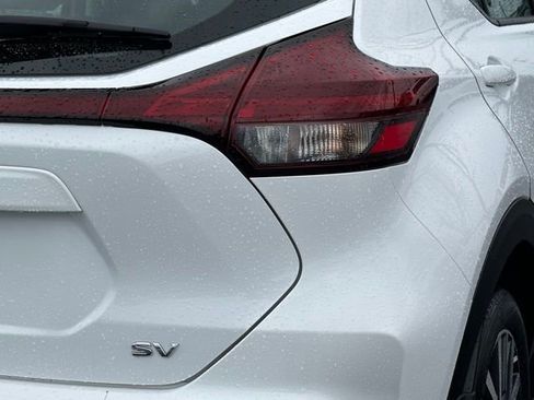 Used 2024 Nissan Kicks SV image 15