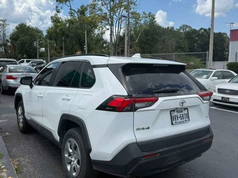 Used 2021 Toyota RAV4 LE FWD image 14