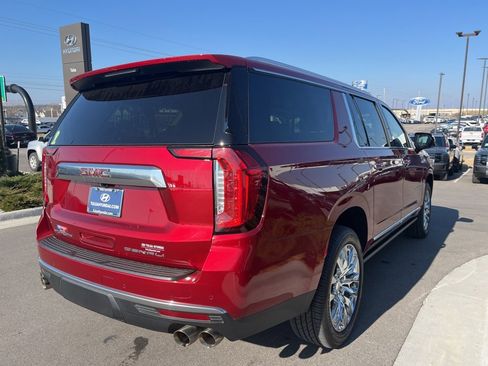 Used 2022 GMC Yukon XL Denali image 5