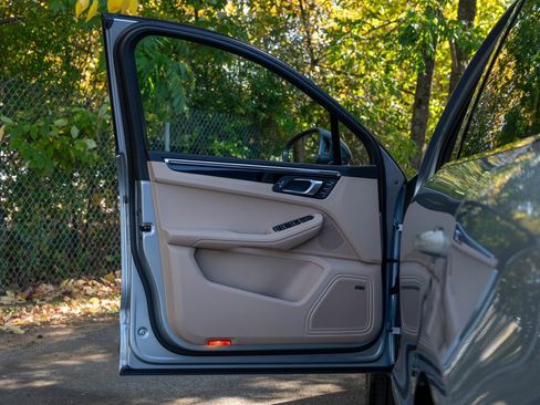 New 2026 Porsche Macan Turbo image 20