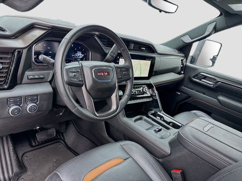 Used 2025 GMC Sierra 3500 AT4 w/ AT4 Premium Plus Package AWD/4WD image 7