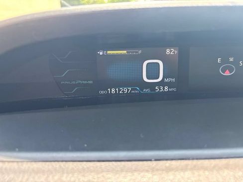 Used 2018 Toyota Prius Prime Premium FWD image 15