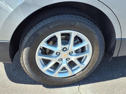 Used 2024 Chevrolet Equinox LT FWD image 22