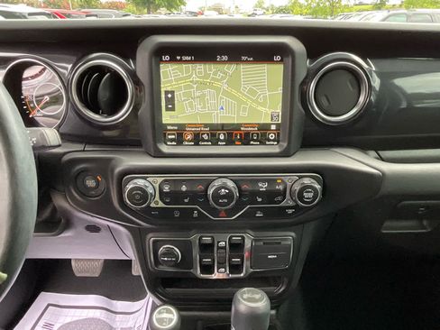 Used 2023 Jeep Wrangler Unlimited Sahara AWD/4WD image 20