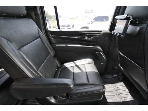 Used 2021 GMC Yukon XL Denali w/ LPO, Illumination Package AWD/4WD image 12
