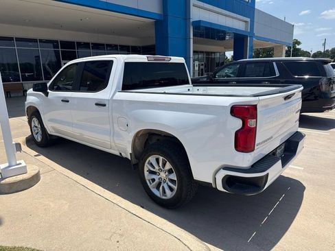 Used 2019 Chevrolet Silverado 1500 Custom w/ Infotainment Package RWD image 2