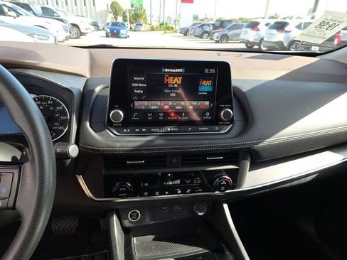 Used 2023 Nissan Rogue SV FWD image 17