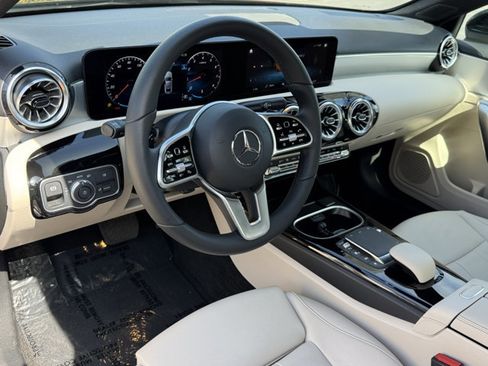 Used 2022 Mercedes-Benz A 220 image 17