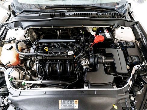 Used 2017 Ford Fusion SE FWD image 17