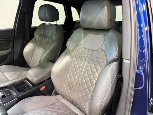 Used 2018 Audi SQ5 Prestige w/ Prestige Package image 23