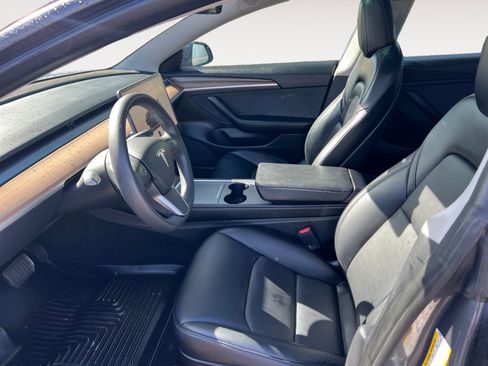 Used 2022 Tesla Model 3 Standard Range RWD image 9
