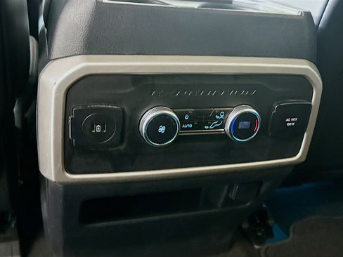 Used 2024 Ford Expedition Max XLT image 27
