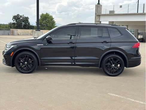 Used 2022 Volkswagen Tiguan SE R-Line AWD/4WD image 4