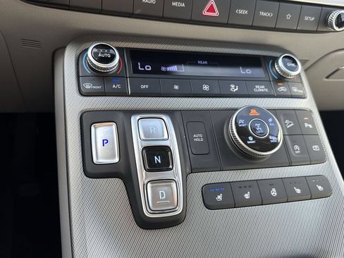 Used 2023 Hyundai Palisade SEL w/ Premium Package AWD/4WD image 18