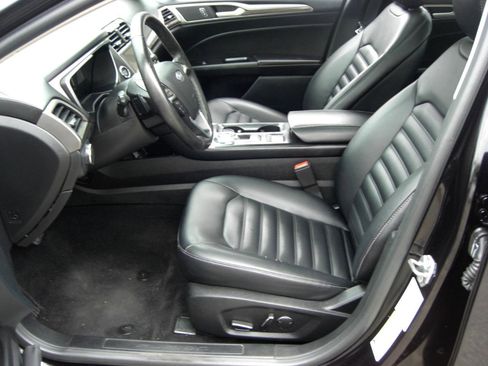 Used 2019 Ford Fusion SEL FWD image 20