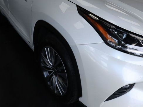 Used 2021 Toyota Highlander Platinum AWD/4WD image 13
