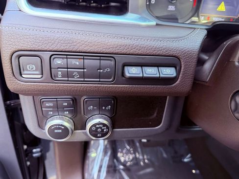 Used 2021 GMC Yukon XL Denali image 25