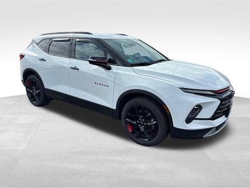 Used 2025 Chevrolet Blazer LT w/ Sound & Technology Package AWD/4WD image 8