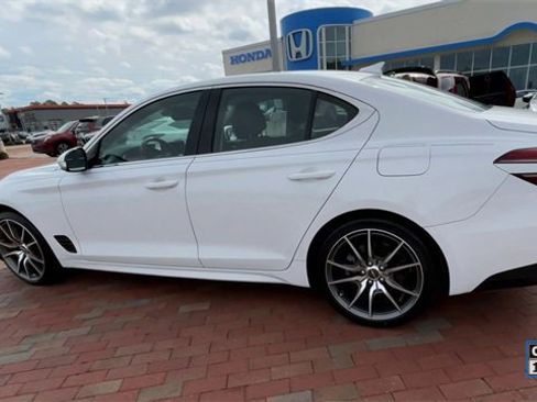 Used 2023 Genesis G70 2.0T image 7