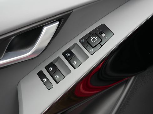 Certified 2023 Kia Niro EX image 19