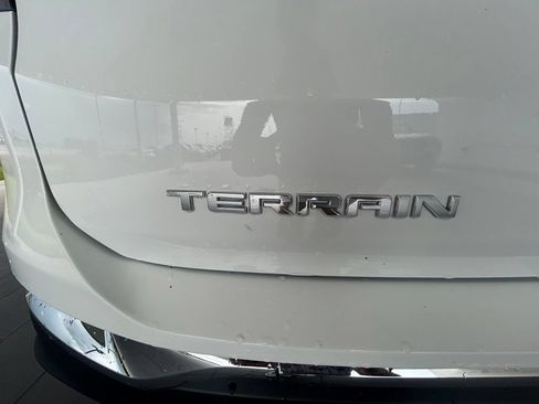 Used 2019 GMC Terrain SLT w/ Preferred Package FWD image 16
