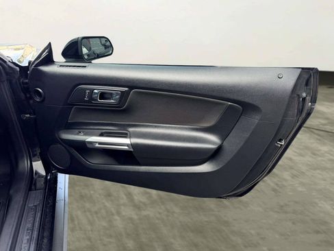 Used 2017 Ford Mustang GT RWD image 23