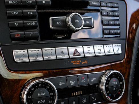 Used 2014 Mercedes-Benz SL 550 image 27