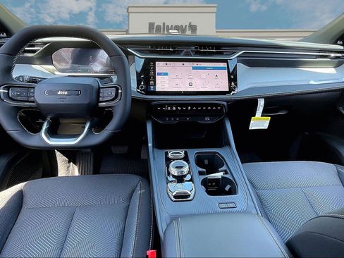 New 2026 Jeep Cherokee Laredo AWD/4WD image 5