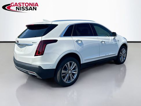 Used 2023 Cadillac XT5 Premium Luxury w/ Technology Package FWD image 9