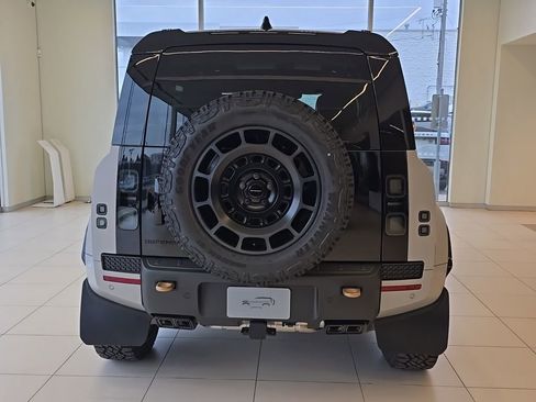 New 2026 Land Rover Defender 110 OCTA AWD/4WD image 4